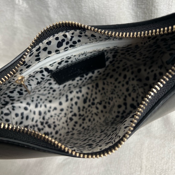 Mali and Lili Leilani Vegan Leather Baguette Shoulder Bag - Picture 4 of 11